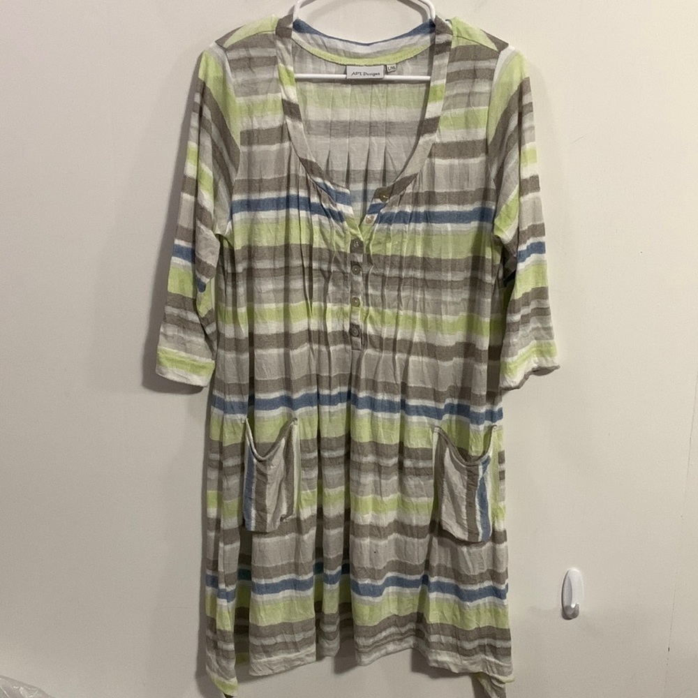 APT Designs Polyester Viscose dress with pockets, made in India, Size Large